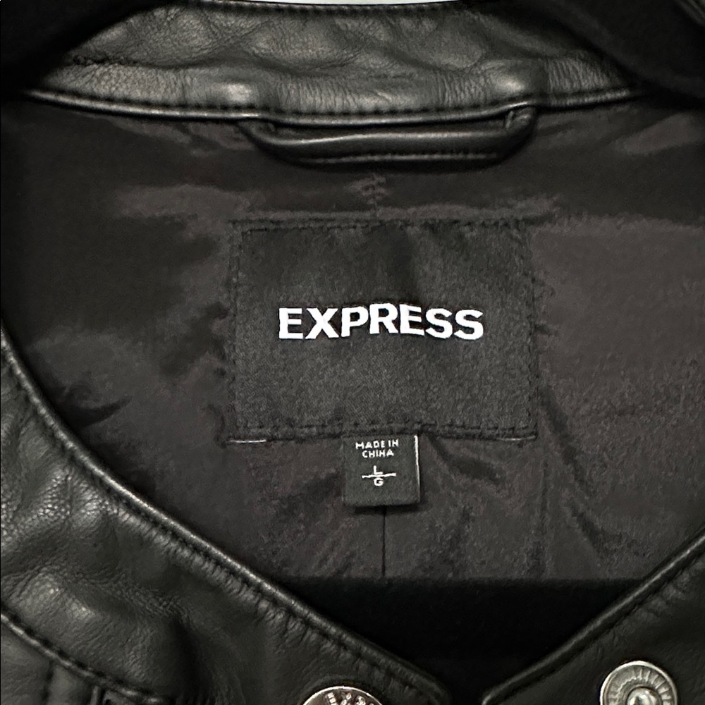 Express Women's Sleek Black Leather moto Jacket - Picture 2 of 9